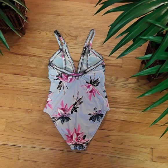 NWOT O'Neill One Piece Floral Print Swimsuit - Picture 3 of 4